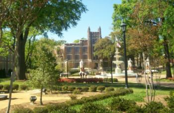 University of North Alabama campus building with fountain