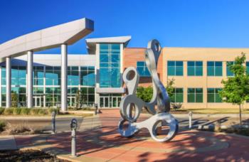 Chattanooga State Community College campus building and statue