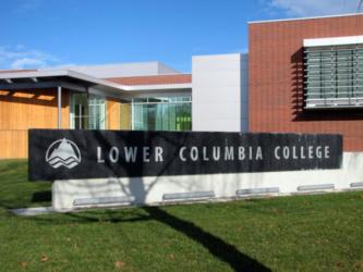 sign 'LOWER COLUMBIA COLLEGE' in front of building